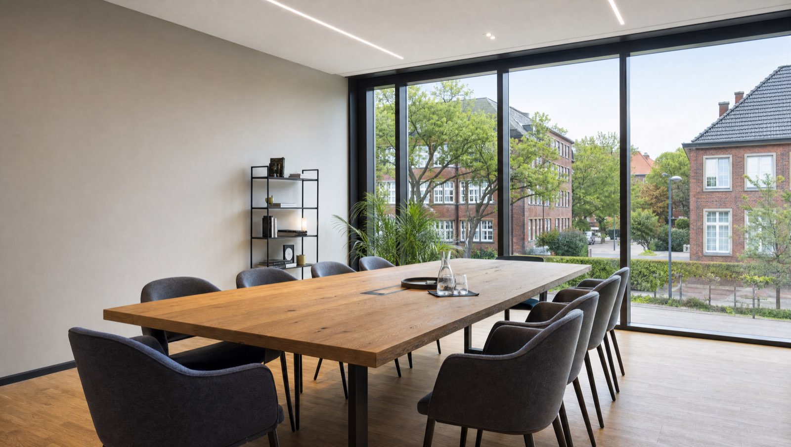 Besprechungszimmer mit Blick in die norddeutsche Landschaft